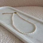 Lunéa Choker – Süßwasserperlen | gold