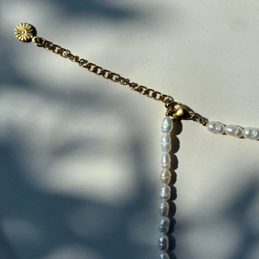 Lunéa Choker – Süßwasserperlen | gold