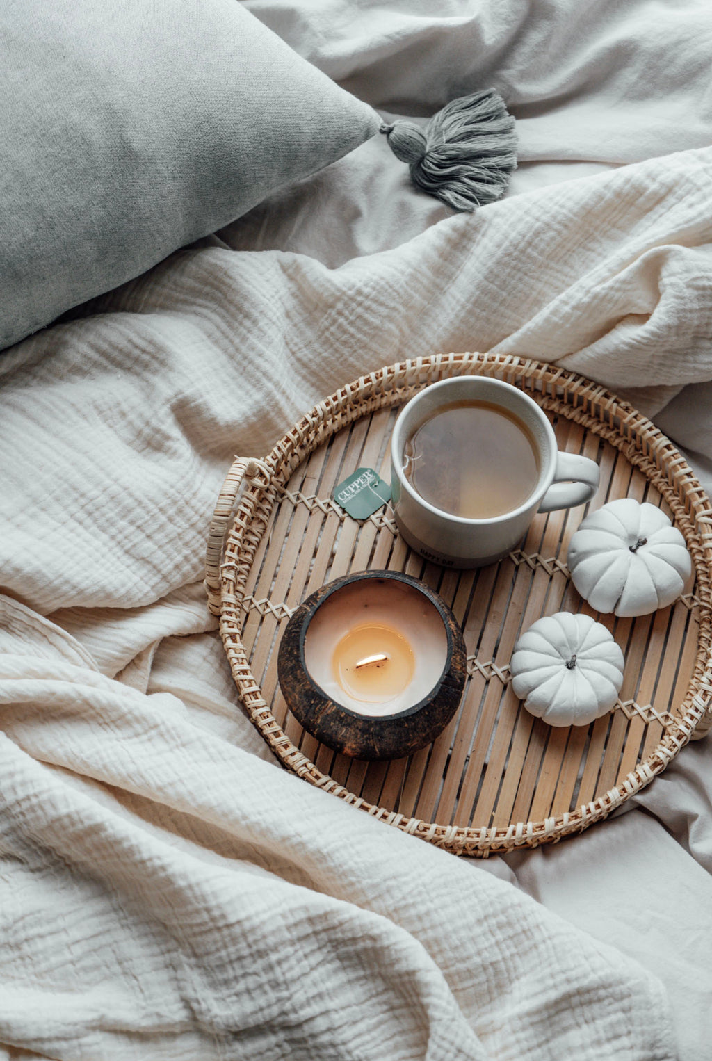 Tablett aus Bambus in Natur mit Griffen