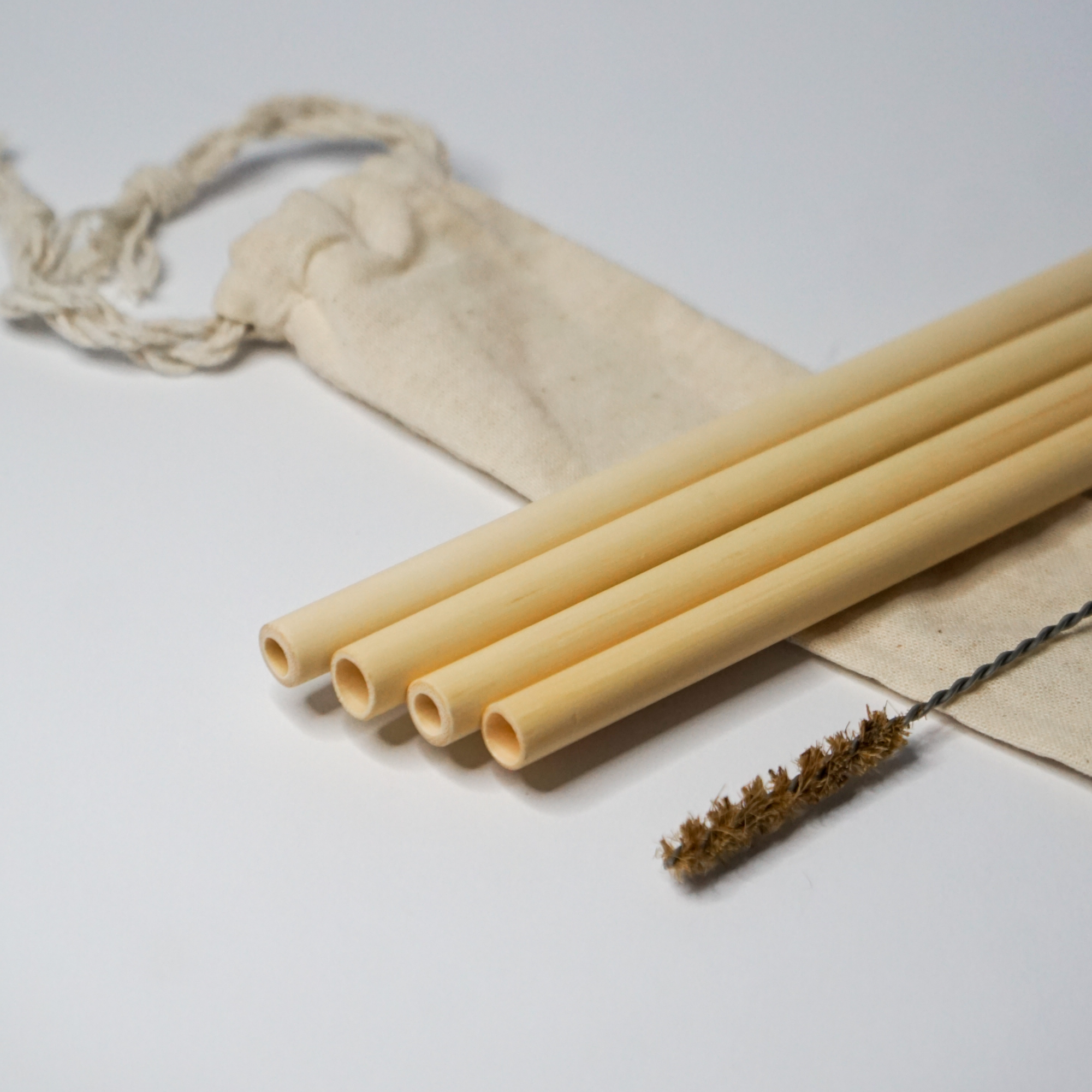 Set aus Bambus Strohhalmen