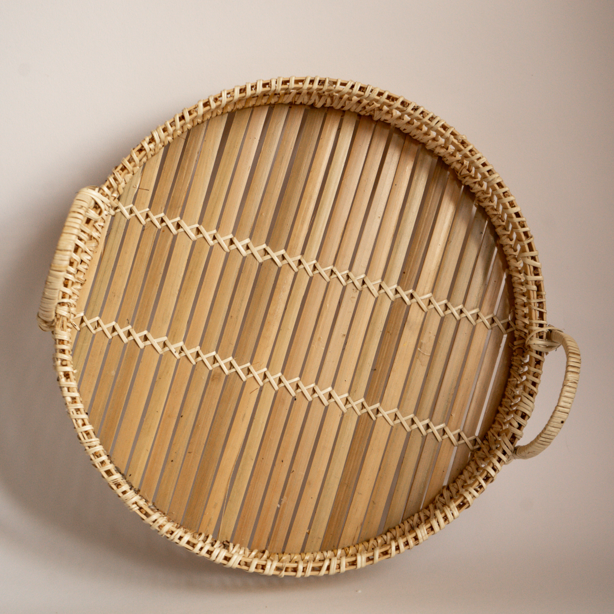 Tablett aus Bambus in Natur mit Griffen