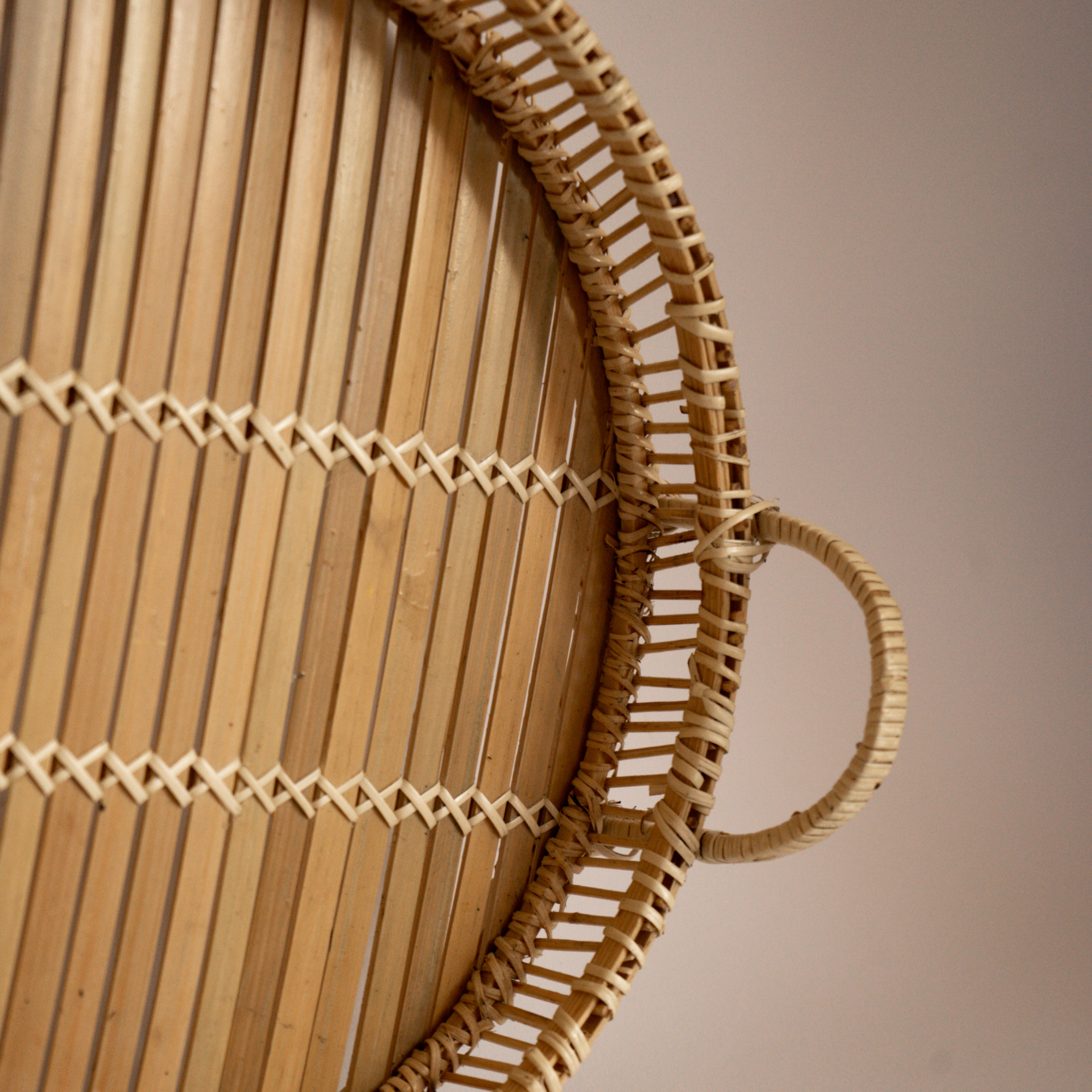 Tablett aus Bambus in Natur mit Griffen